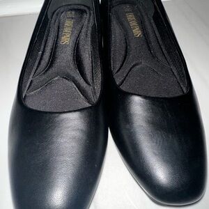 Dream Pairs Woman’s Black Low Chunk Heel Pumps